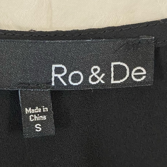 RO & DE Black Button Down Tie Front Blouse Size Small Modern Business Casual - Picture 6 of 7